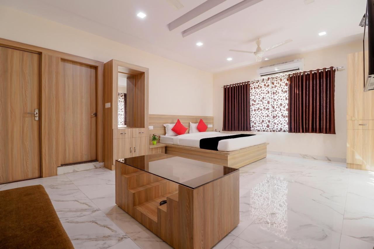 Capital O 63158 Hotel Om Sai Ram Chhatarpur Exterior foto