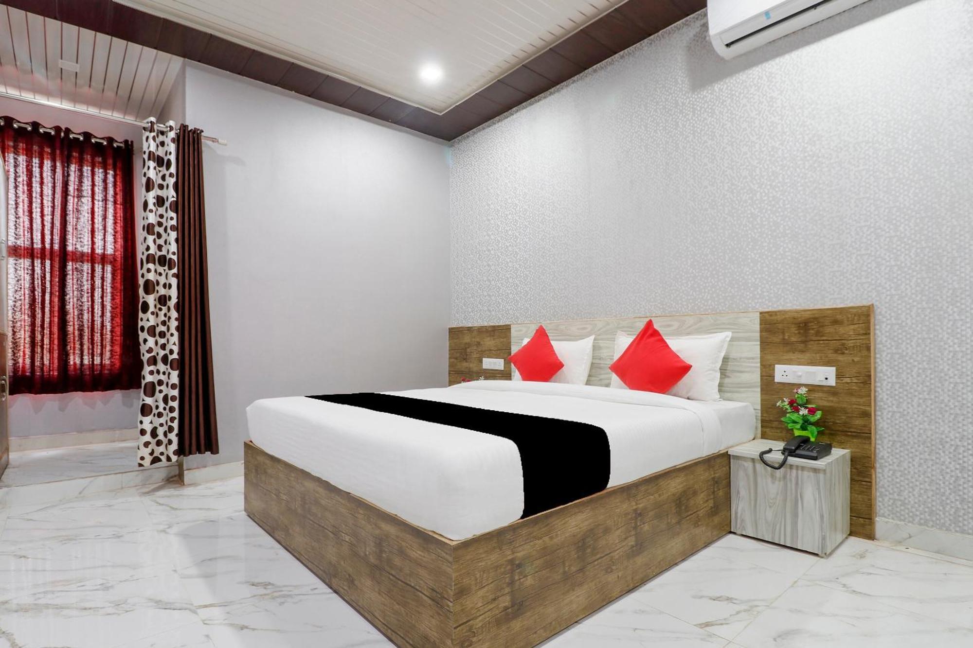 Capital O 63158 Hotel Om Sai Ram Chhatarpur Exterior foto